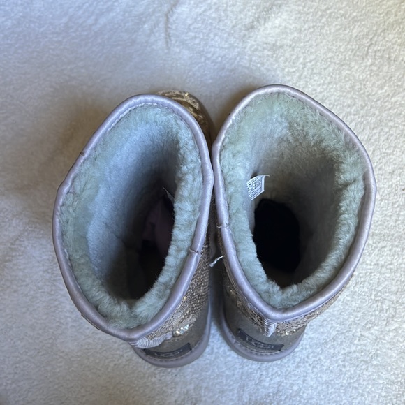 UGG Classic Short Sequin Boot - Picture 11 of 16